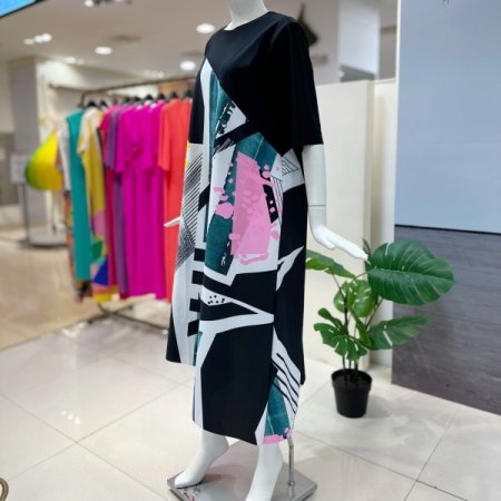 라인 페인팅 언발 드레스