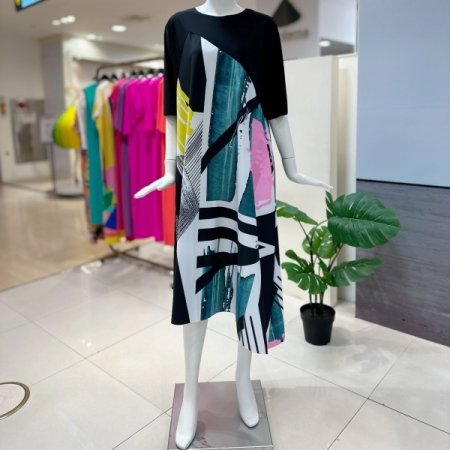 라인 페인팅 언발 드레스