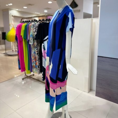 기하학보더 라운드넥 롱 드레스