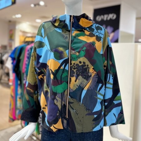 패턴 하이넥 점퍼