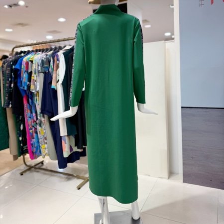 라인 포인트 모크넥 드레스