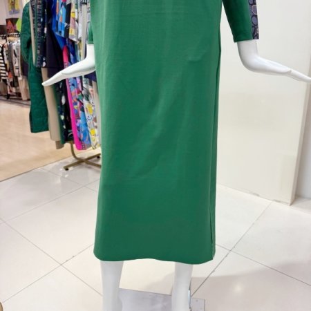 라인 포인트 모크넥 드레스