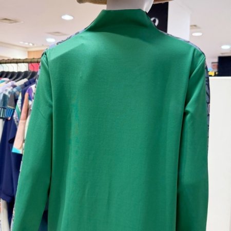 라인 포인트 모크넥 드레스