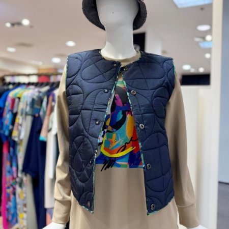 리버서블 크레이리프 패딩 숏 베스트