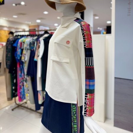 라인 포인트 터틀넥 탑