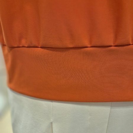 벌룬소매 라운드 티셔츠