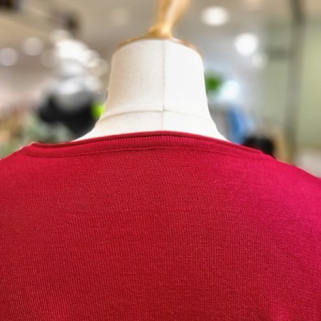 간절기기본브이넥긴팔니트티