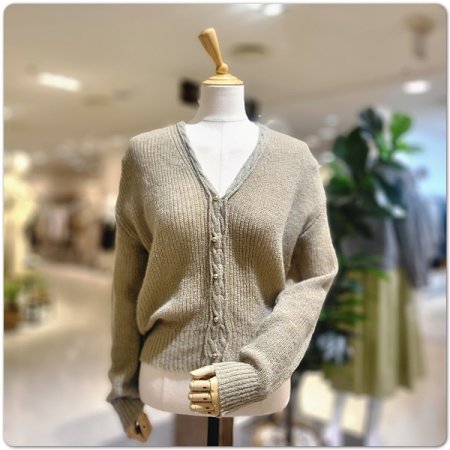 브이넥긴팔부클니트가디건
