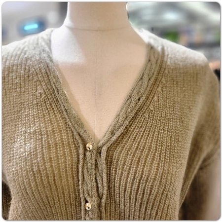 브이넥긴팔부클니트가디건