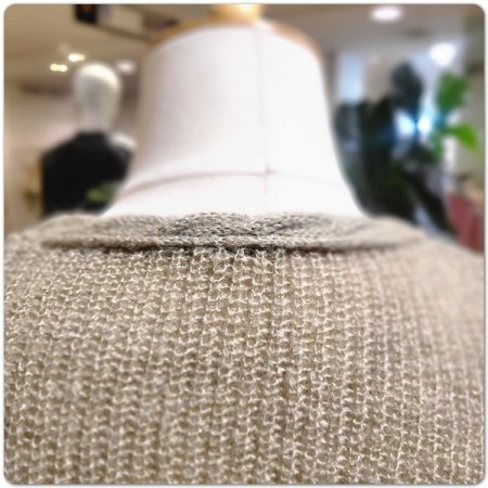 브이넥긴팔부클니트가디건