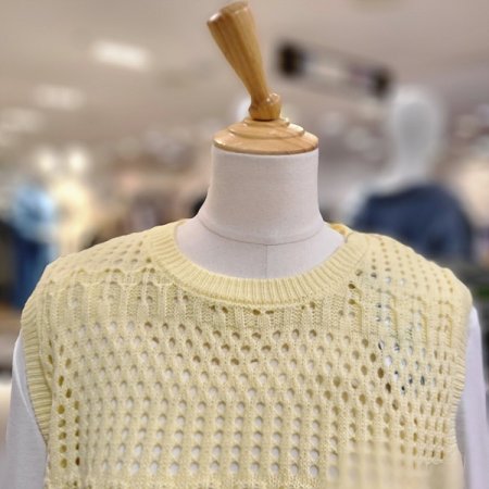 민소매펀칭니트조끼