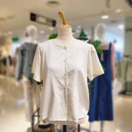 앞단추반팔블라우스