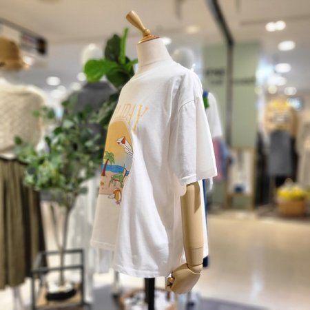 홀리데이반팔티셔츠