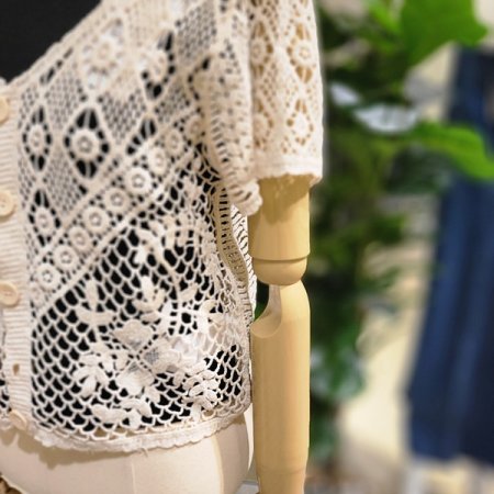 브이넥반팔펀칭가디건