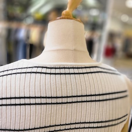 단가라골지민소매니트