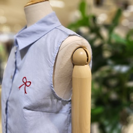 민소매자수리본린넨블라우스