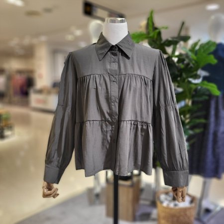 2단프릴카라넥긴팔블라우스