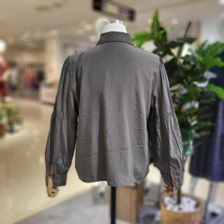 2단프릴카라넥긴팔블라우스