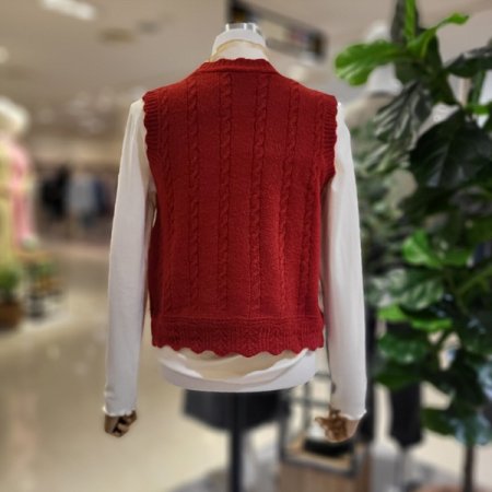 브이넥프릴크롭니트조끼