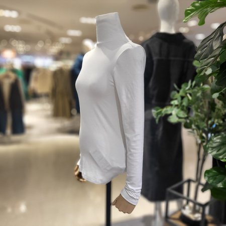 도톰긴목폴라티셔츠