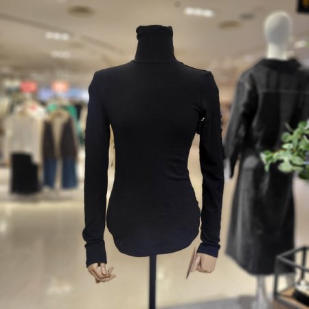 도톰긴목폴라티셔츠