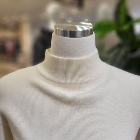 반폴라베이직겨울티셔츠