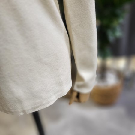 반폴라베이직겨울티셔츠