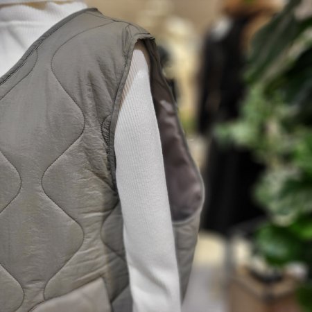 라운드넥누빔패딩조끼