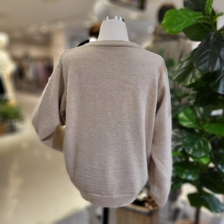 라운드넥레터링긴팔니트티