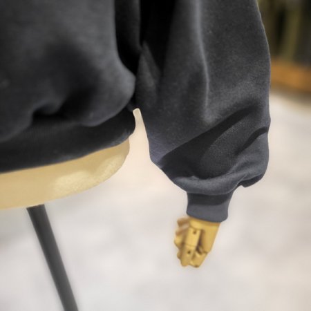 세미크롭레터링맨투맨