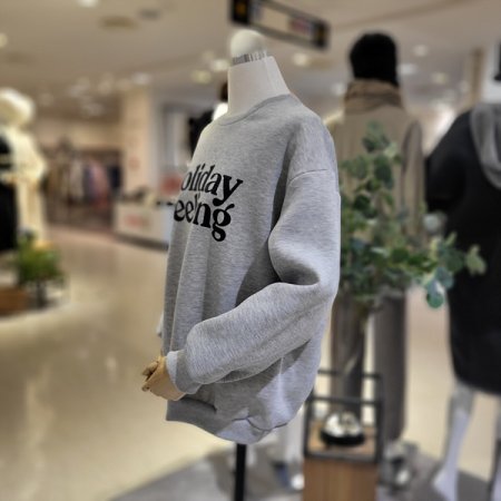 홀리데이기본맨투맨티