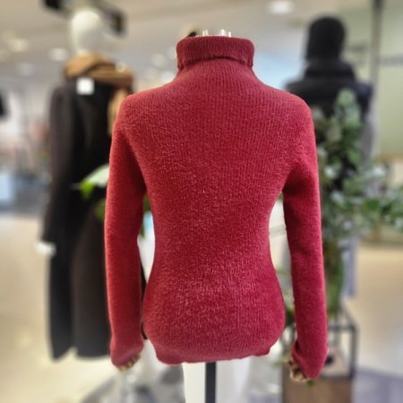 극세사긴목폴라니트티