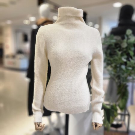 극세사긴목폴라니트티