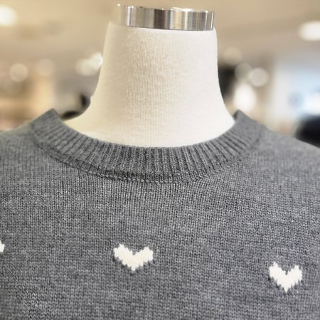 큐티하트니트스웨터