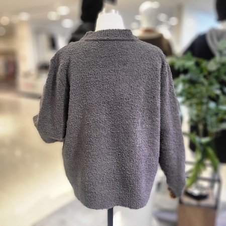 라운드넥부클니트긴팔티