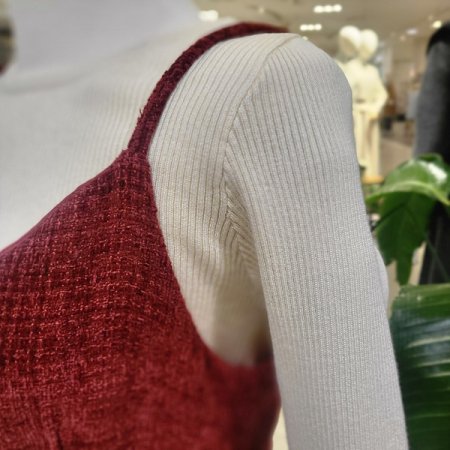 슬림핏뒷집업뷔스티에