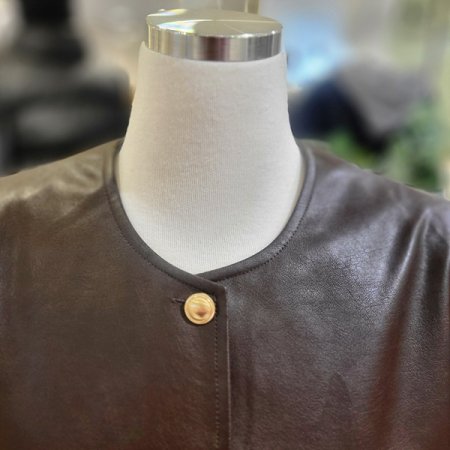 노카라금색단추레더자켓