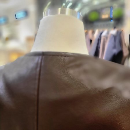 노카라금색단추레더자켓