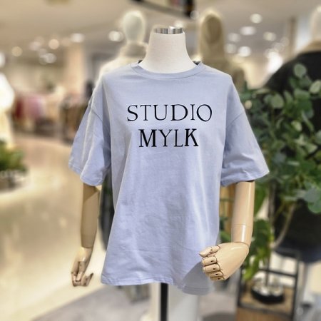 스튜디어밀크레터링반팔면티