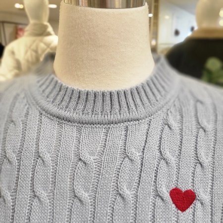 반팔라운드넥하트니트