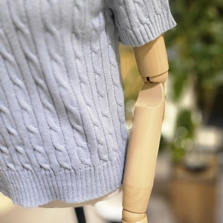 반팔라운드넥하트니트