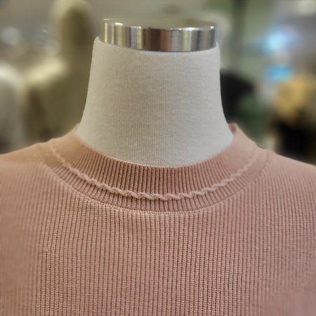 프릴테두리봄니트티