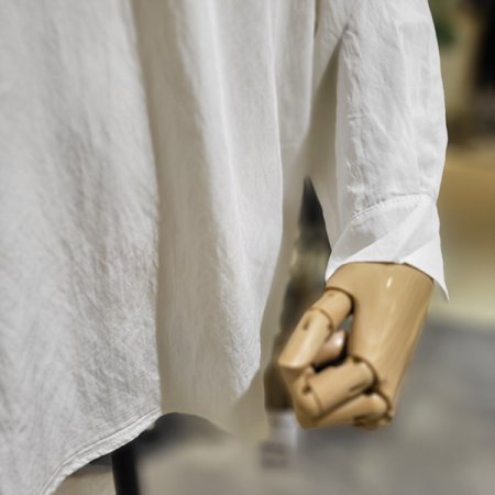 하이넥뒷셔링블라우스