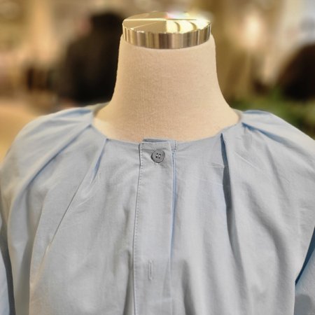 앞단추셔링면박시블라우스