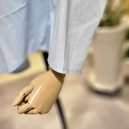 앞단추셔링면박시블라우스