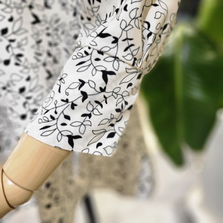 풀잎패턴브이넥8부블라우스