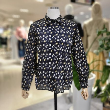 잔꽃잎긴팔면블라우스