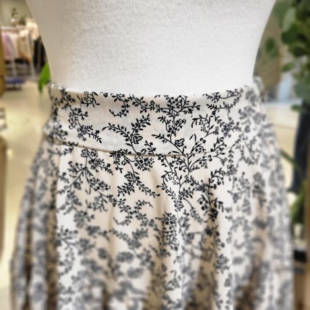 줄기패턴쉬폰롱스커트