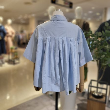 카라넥뒷주름블라우스