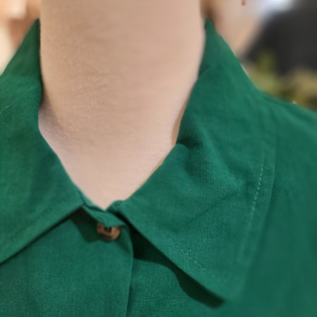 캡소매카라넥숏블라우스